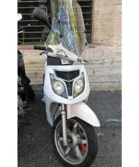 Scooter 150 con motore honda SH