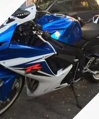Suzuki GSX R 600 - 2011 Suzuki GSX R 600 - 2011