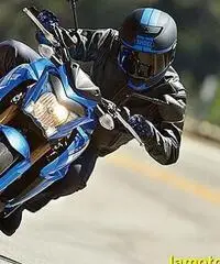 SUZUKI GSX S 1000 .