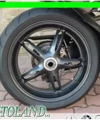 TRIUMPH Speed Triple 1050 Gommata TRIUMPH Speed Triple 1050 Gommata