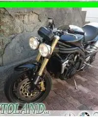 TRIUMPH Speed Triple 1050 Gommata TRIUMPH Speed Triple 1050 Gommata