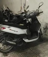 Vendesi scooter in ottime condizioni Vendesi scooter in ottime condizioni