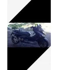 Yamaha T Max - 2005