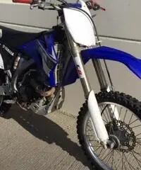 YAMAHA YZ 250 F cross 2010 YAMAHA YZ 250 F cross 2010