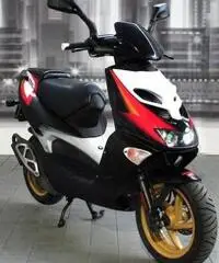 APRILIA SR  50 . APRILIA SR  50 .