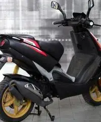 APRILIA SR  50 . APRILIA SR  50 .