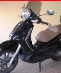 PIAGGIO Beverly 300 i.e nero - 25367 PIAGGIO Beverly 300 i.e nero - 25367