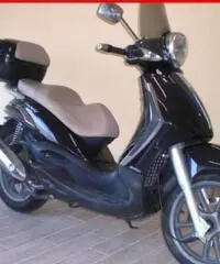 PIAGGIO Beverly 300 i.e nero - 25367 PIAGGIO Beverly 300 i.e nero - 25367