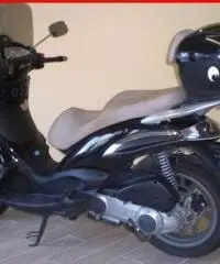 PIAGGIO Beverly 300 i.e nero - 25367 PIAGGIO Beverly 300 i.e nero - 25367