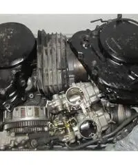 HONDA XL 600 del 1984 + molti pezzi di ricambio HONDA XL 600 del 1984 + molti pezzi di ricambio