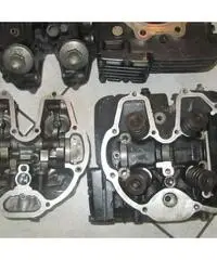 HONDA XL 600 del 1984 + molti pezzi di ricambio HONDA XL 600 del 1984 + molti pezzi di ricambio