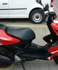 AEROX-R 50 2011 - 7000 km / PARI al NUOVO AEROX-R 50 2011 - 7000 km / PARI al NUOVO