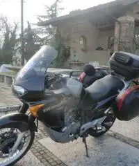 Honda Transalp 650 del 2000, km 41.000, colore nero