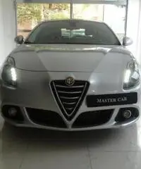 Alfa Romeo Giulietta 1.6 Jtdm-2 105 CV Distinctive Alfa Romeo Giulietta 1.6 Jtdm-2 105 CV Distinctive