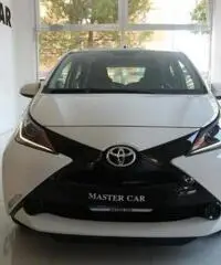 Aygo 1.0Vvt-i 69CV5Porte X-play Aygo 1.0Vvt-i 69CV5Porte X-play