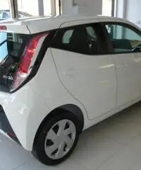 Aygo 1.0Vvt-i 69CV5Porte X-play Aygo 1.0Vvt-i 69CV5Porte X-play