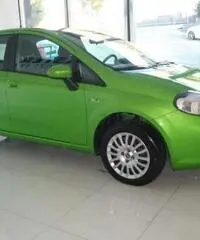 Fiat Punto Evo 1.2 8V 5P. Street Fiat Punto Evo 1.2 8V 5P. Street