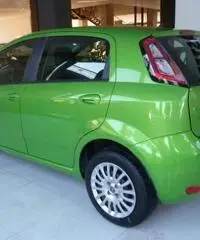 Fiat Punto Evo 1.2 8V 5P. Street Fiat Punto Evo 1.2 8V 5P. Street