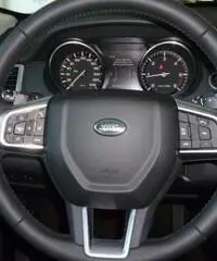 Land Rover Discovery Sport 2.0 TD4 150 CV SE Land Rover Discovery Sport 2.0 TD4 150 CV SE