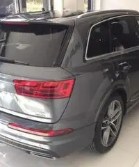 Q7 3.0TDIQuattro Tiptronic Business Plus