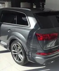 Q7 3.0TDIQuattro Tiptronic Business Plus
