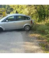 Vendesi auto incidentata