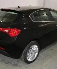 ALFA ROMEO Giulietta 1.6 JTDm-2 105 CV Exclusive ALFA ROMEO Giulietta 1.6 JTDm-2 105 CV Exclusive