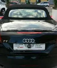 AUDI TT Roadster 2.0 TFSI AUDI TT Roadster 2.0 TFSI