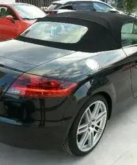 AUDI TT Roadster 2.0 TFSI AUDI TT Roadster 2.0 TFSI