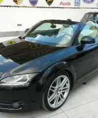 AUDI TT Roadster 2.0 TFSI AUDI TT Roadster 2.0 TFSI