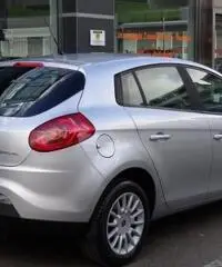 FIAT Bravo 1.6 MTJ 120CV EMOTION AUTOMATICA E5 DPF NAVI FIAT Bravo 1.6 MTJ 120CV EMOTION AUTOMATICA E5 DPF NAVI