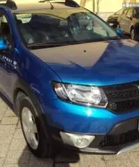 DACIA Sandero Stepway 1.5 dCi 90CV Prestige DACIA Sandero Stepway 1.5 dCi 90CV Prestige