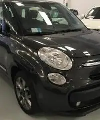 FIAT 500L 1.3 M-Jet Lounge Panoramic FIAT 500L 1.3 M-Jet Lounge Panoramic