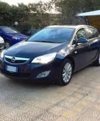 Opel Astra Station Wagon 1.7 Cdti 110cv Sp.tourer Cosmo Opel Astra Station Wagon 1.7 Cdti 110cv Sp.tourer Cosmo