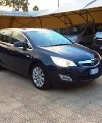Opel Astra Station Wagon 1.7 Cdti 110cv Sp.tourer Cosmo Opel Astra Station Wagon 1.7 Cdti 110cv Sp.tourer Cosmo