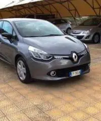Renault Clio 1.5 DCI 8V 75 CV S&S 5P. Live Renault Clio 1.5 DCI 8V 75 CV S&S 5P. Live