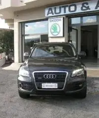 AUDI Q5 2.0 TDI 170 CV quattro S tronic AUDI Q5 2.0 TDI 170 CV quattro S tronic