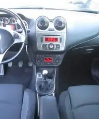 ALFA ROMEO MiTo 1.3 JTDm-2 95 CV S&S Distinctive ALFA ROMEO MiTo 1.3 JTDm-2 95 CV S&S Distinctive