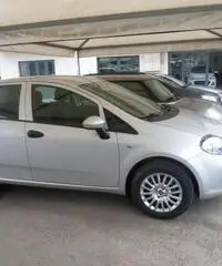 Fiat Punto 1.2 8V 5P. Street Fiat Punto 1.2 8V 5P. Street