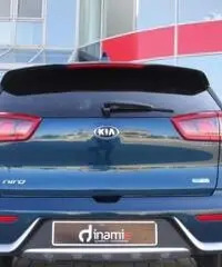 KIA Niro 1.6 GDi DCT HEV KIA Niro 1.6 GDi DCT HEV