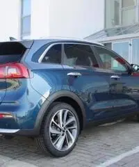 KIA Niro 1.6 GDi DCT HEV KIA Niro 1.6 GDi DCT HEV
