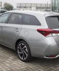 TOYOTA Auris Touring Sports 1.8 Hybrid Active TOYOTA Auris Touring Sports 1.8 Hybrid Active
