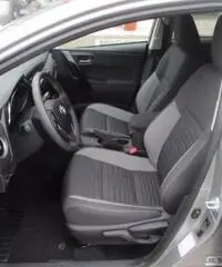 TOYOTA Auris Touring Sports 1.8 Hybrid Active TOYOTA Auris Touring Sports 1.8 Hybrid Active