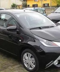 TOYOTA Aygo 1.0 VVT-i 69 CV 5 porte x-play TOYOTA Aygo 1.0 VVT-i 69 CV 5 porte x-play