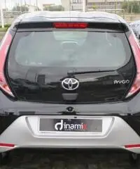 TOYOTA Aygo 1.0 VVT-i 69 CV 5 porte x-play TOYOTA Aygo 1.0 VVT-i 69 CV 5 porte x-play