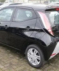 TOYOTA Aygo 1.0 VVT-i 69 CV 5 porte x-play TOYOTA Aygo 1.0 VVT-i 69 CV 5 porte x-play
