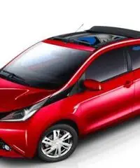 TOYOTA Aygo 1.0 VVT-i 69 CV 5 porte x-play TOYOTA Aygo 1.0 VVT-i 69 CV 5 porte x-play