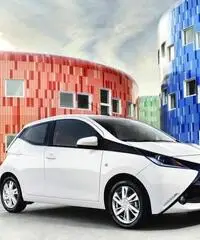 TOYOTA Aygo 1.0 VVT-i 69 CV 5 porte x-play TOYOTA Aygo 1.0 VVT-i 69 CV 5 porte x-play