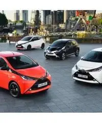 TOYOTA Aygo 1.0 VVT-i 69 CV 5 porte x-play TOYOTA Aygo 1.0 VVT-i 69 CV 5 porte x-play