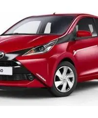 TOYOTA Aygo 1.0 VVT-i 69 CV 5 porte x-play TOYOTA Aygo 1.0 VVT-i 69 CV 5 porte x-play